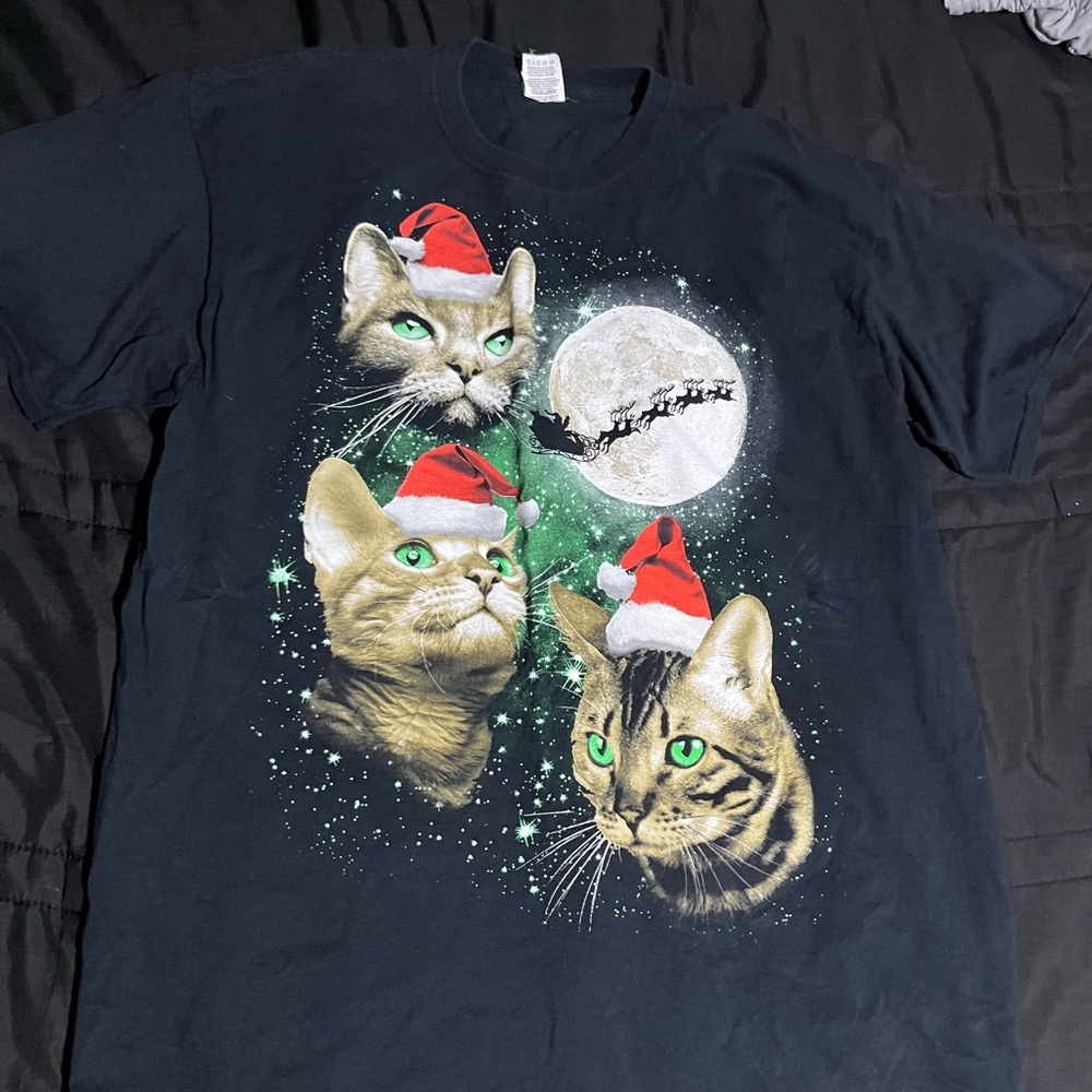 Fruit of the Loom Cat T-Shirt with Santa Hats - Black